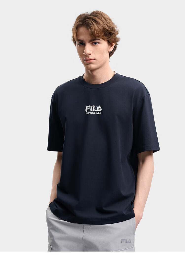 FILA Official Yi Yangqianxi Men's Knitted Short Sleeve Shirt 2026 Summer Casual Loose Cool Round Neck T-Shirt 29