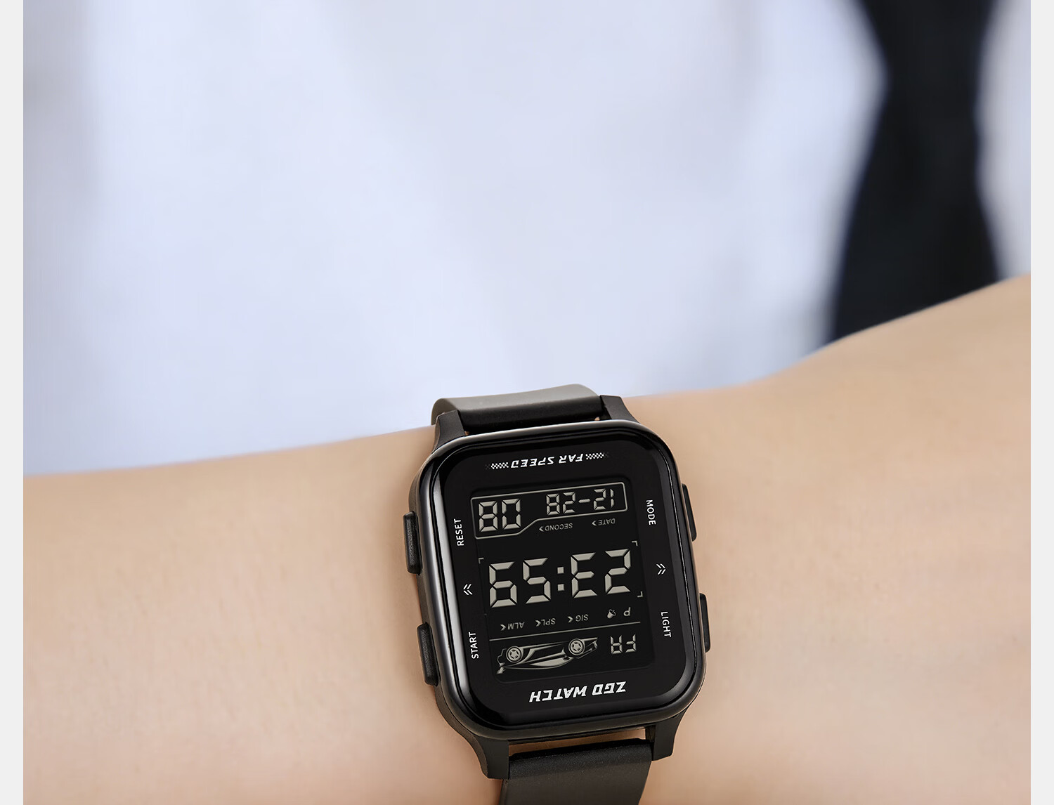 ZGO Men's Electronic Watch for Students, High School and Middle School, Luminous Waterproof Multifunctional Sports Digital Watch, Time Display Only 31