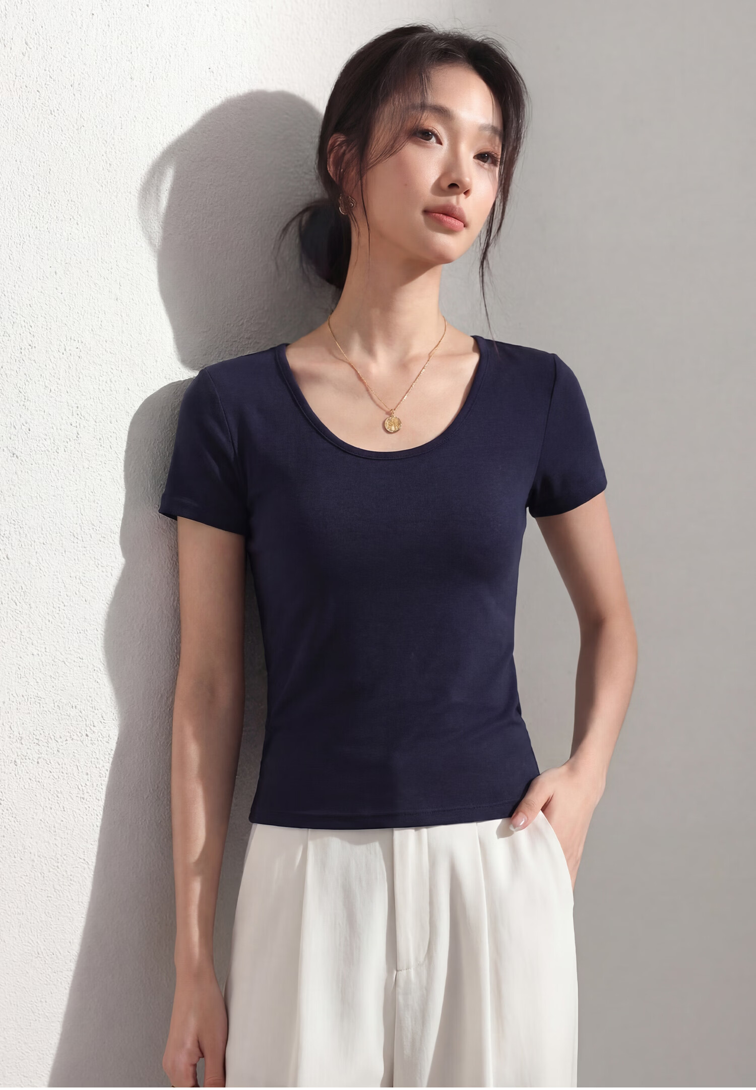 Miiow Women's Short Sleeve T-Shirt 2026 New Summer Thin Cool Fit U-Neck Black and White Slim Fit Top 24