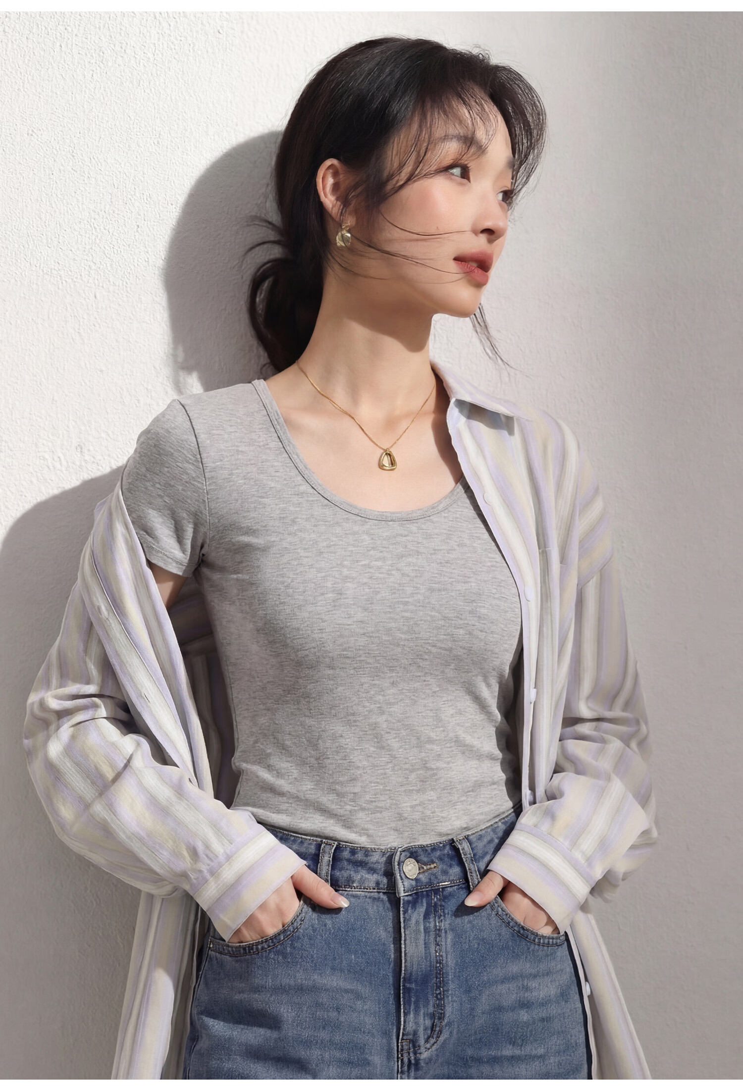 Miiow Women's Short Sleeve T-Shirt 2026 New Summer Thin Cool Fit U-Neck Black and White Slim Fit Top 21