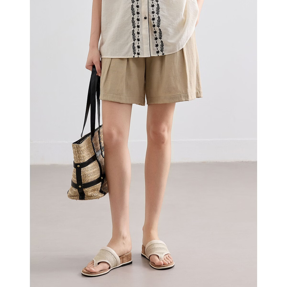 Demana Breathable Linen Feel Summer Commuter Wide-Leg Pleated Two-Button Loose Slimming Women's Casual Shorts
