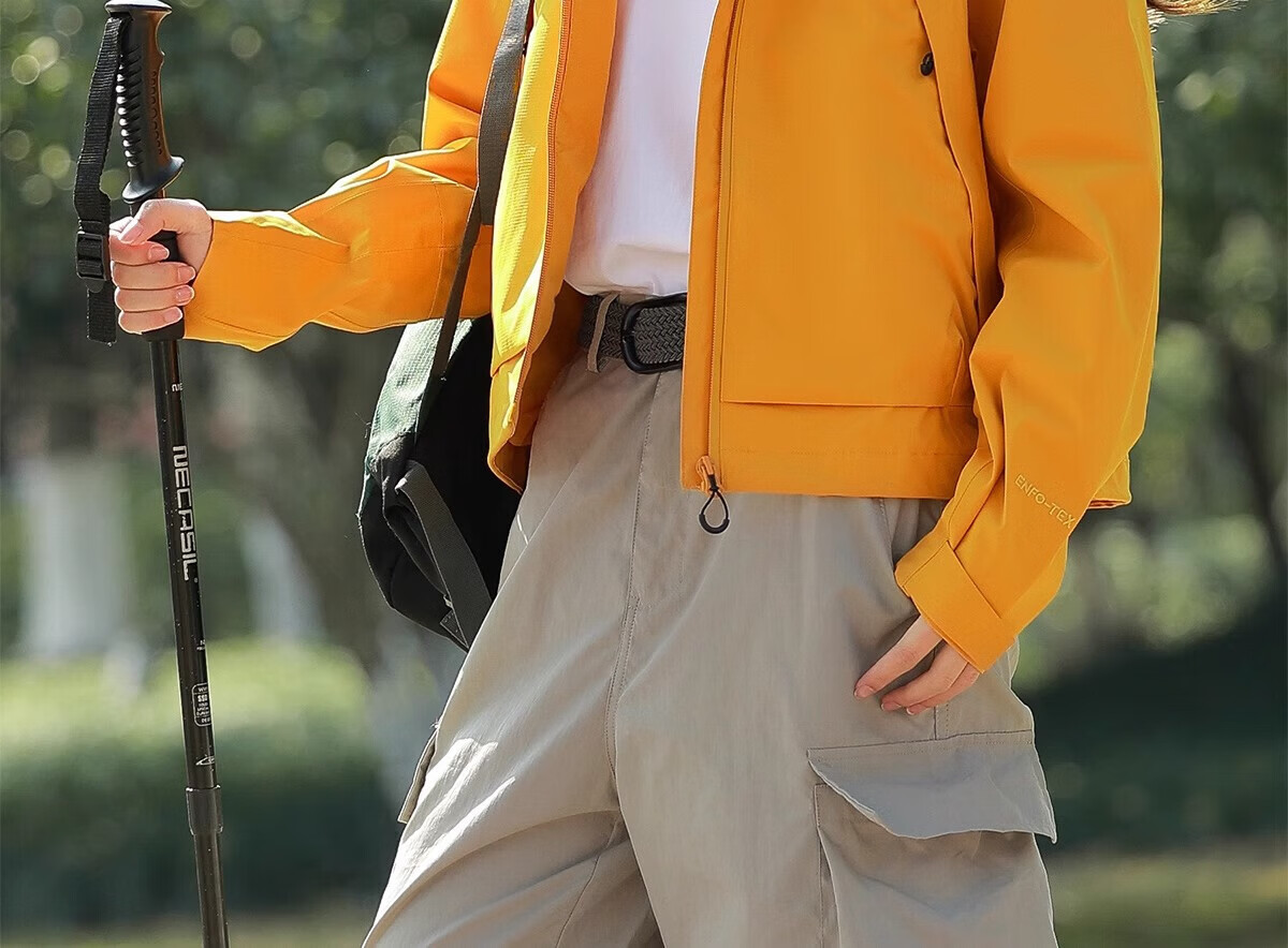 Camel Women's Outdoor New Yellow Short Windproof Waterproof Jacket Unisex Hiking Mountaineering Coat 1