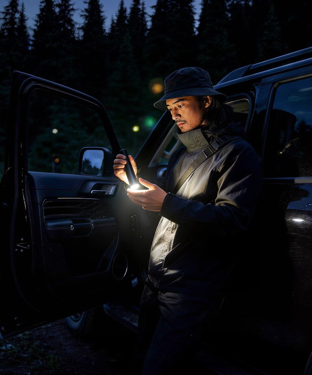 BeeBest High-Power Zoom Flashlight JD Self-Operated Outdoor Lighting Camping Portable Rechargeable Super Bright Long-Range Waterproof Single Unit 18