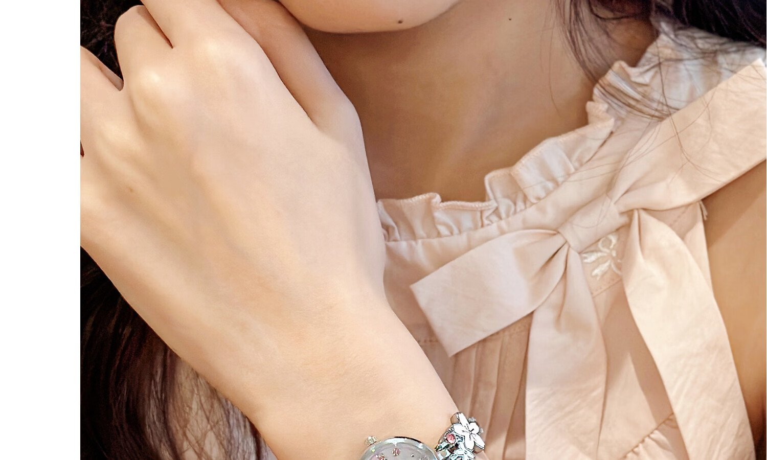 Hello Kitty Sanrio Watch, Small Dial for Middle And High School Students, Light Luxury Niche Bracelet Watch, Cinnamoroll Birthday Gift for Girlfriend 35