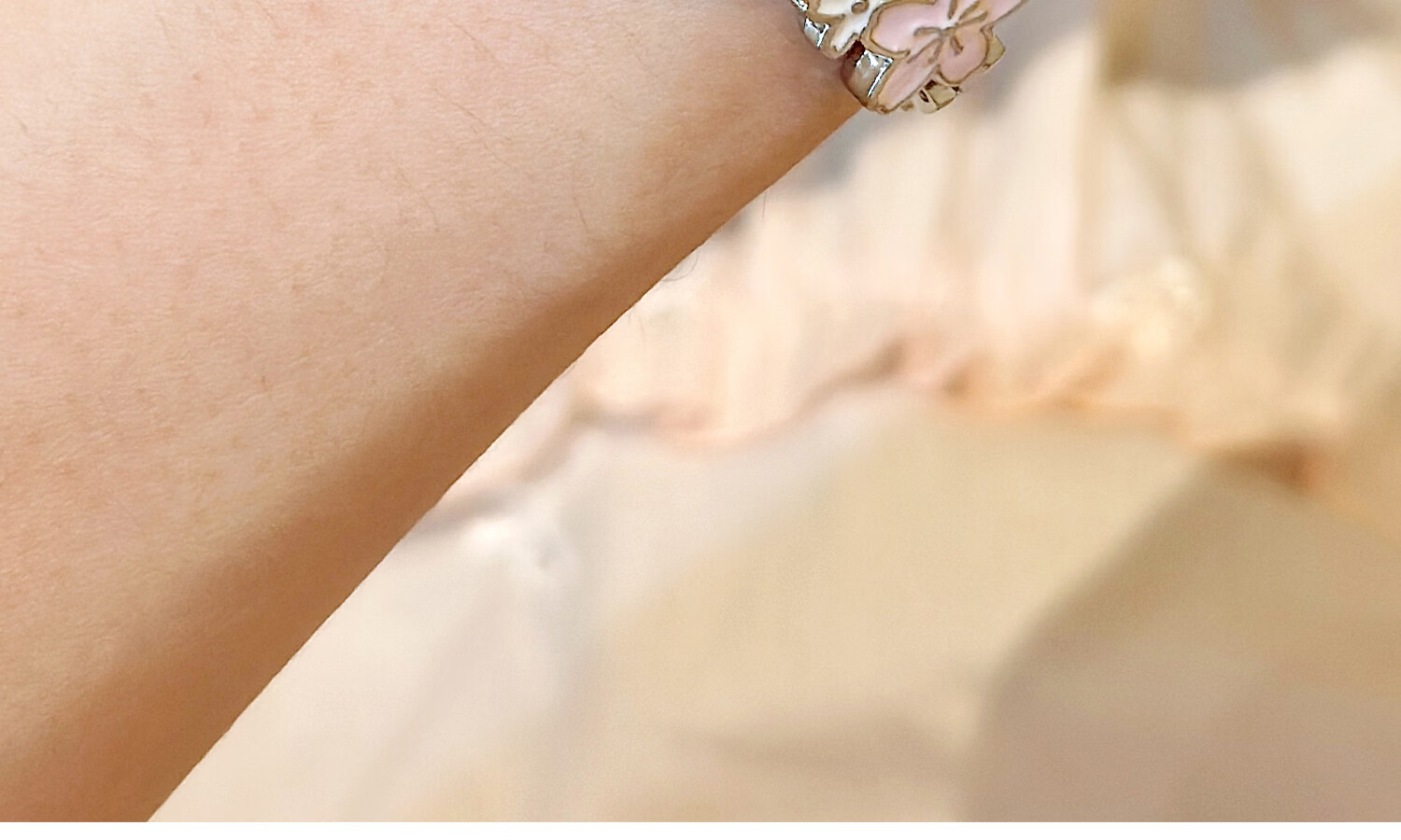 Hello Kitty Sanrio Watch, Small Dial for Middle And High School Students, Light Luxury Niche Bracelet Watch, Cinnamoroll Birthday Gift for Girlfriend 39