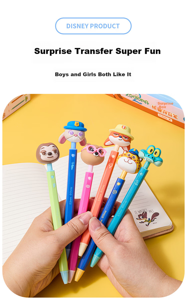 Disney Stationery Retractable Gel Pen, Stylish Student Exam Writing Pen, 0.5mm Black Quick-Drying Signature Pen, Water-Based Pen, 3-Piece Set, Strawberry Bear Desig 2