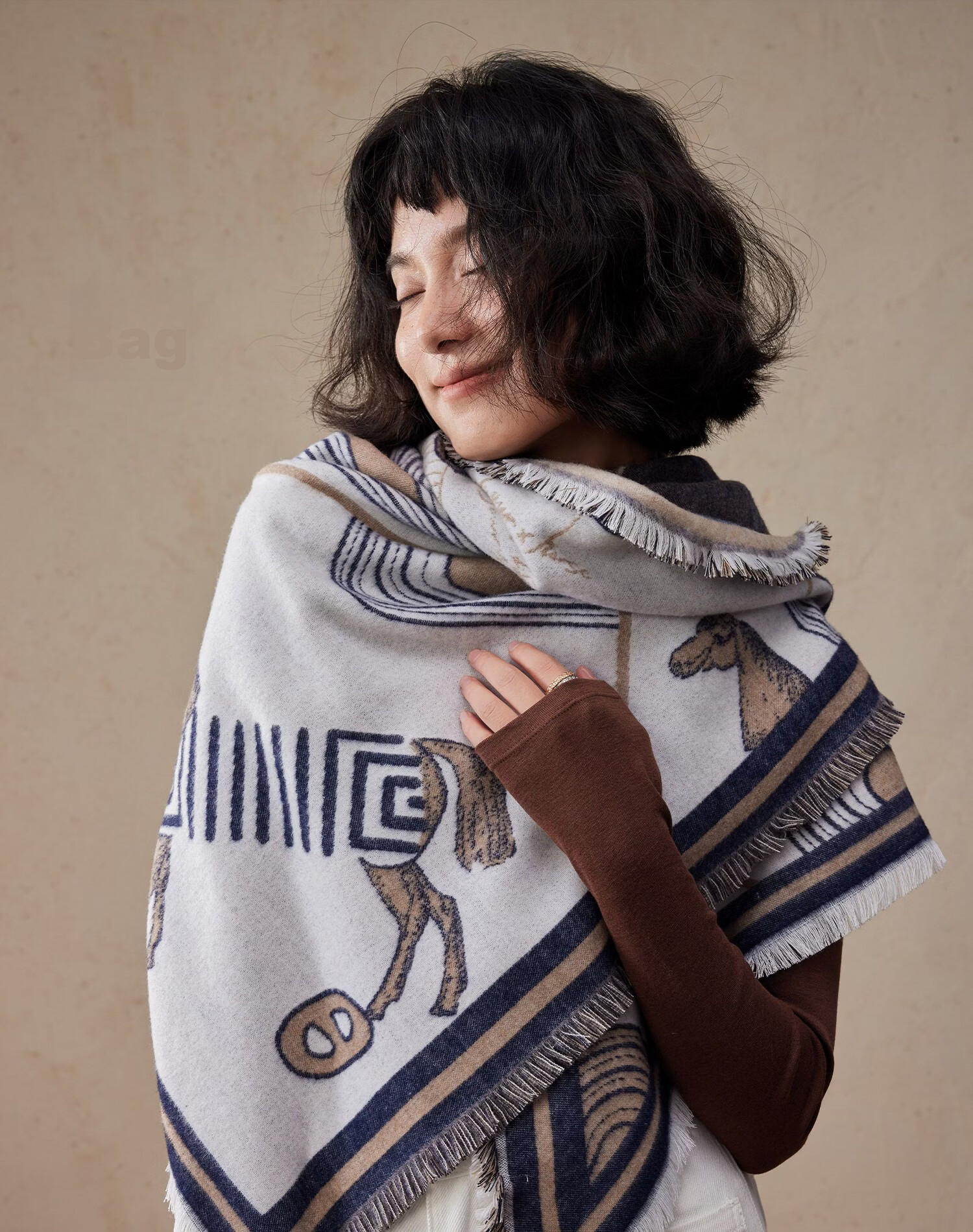 Lagur Minimalist Horse Fine Wool Blend Triangle Scarf Air Conditioning Room Shawl Versatile Women's Neck Warmer Minimalist Beige 1