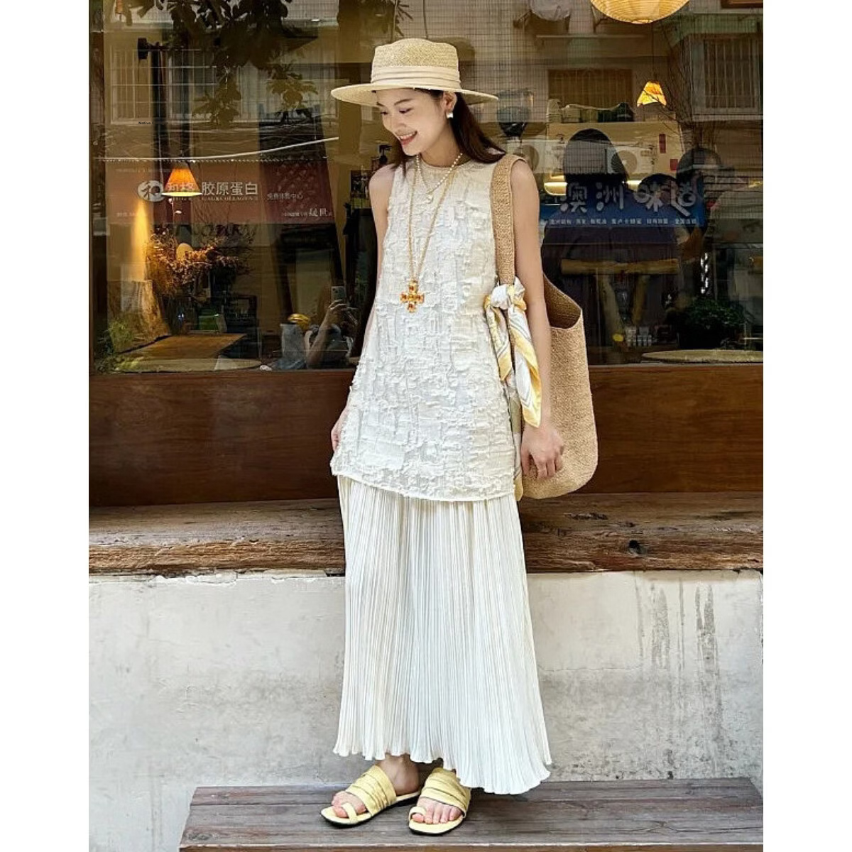 MT "Flowing Moonlight" Summer Small Chanel Style Cutwork Texture Sleeveless Spliced Pleated Hem Dress for Women High-End Feel