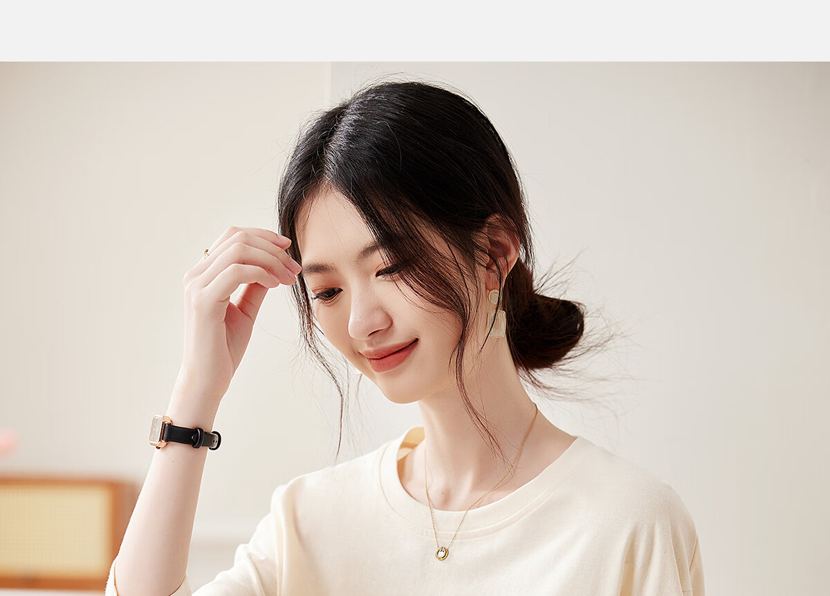 PinCai Long-Sleeve T-Shirt for Women, Classic Loose-Fit Base Layer, Stylish Niche Top for Inner Wear P12KE1855 25