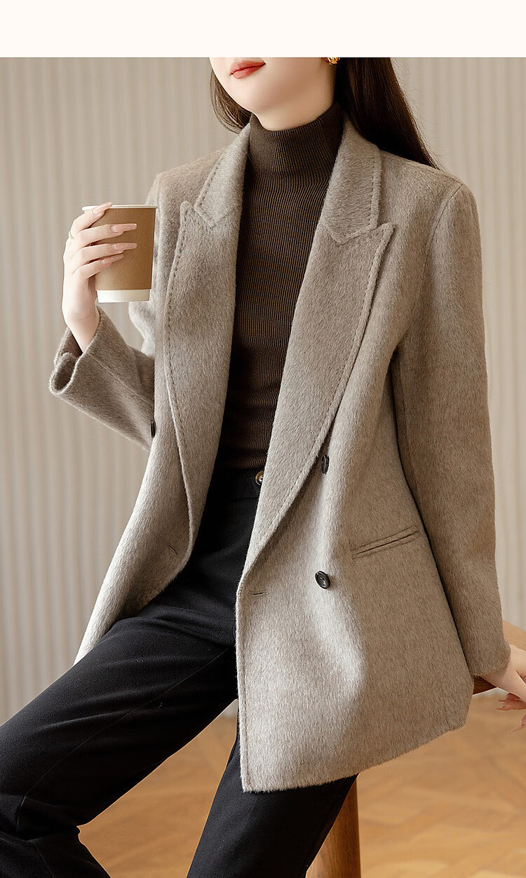 Dme [Elegant Aesthetics] Winter New Slim Fit Long Sleeve Double-Breasted Shearling Wool Short Coat for Women 8