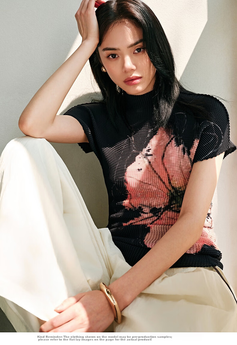 Peacebird Women's T-Shirt Miyake Style Pleated Soma Flower Short Sleeve Summer Elegant Half High Neck Slim Fit Top Black L 16