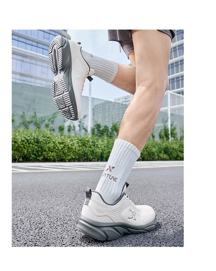 XTEP Running Shoes Men's Black Breathable Mesh Lightweight Shock Absorption Durable Casual Sneakers for Autumn and Summer 24
