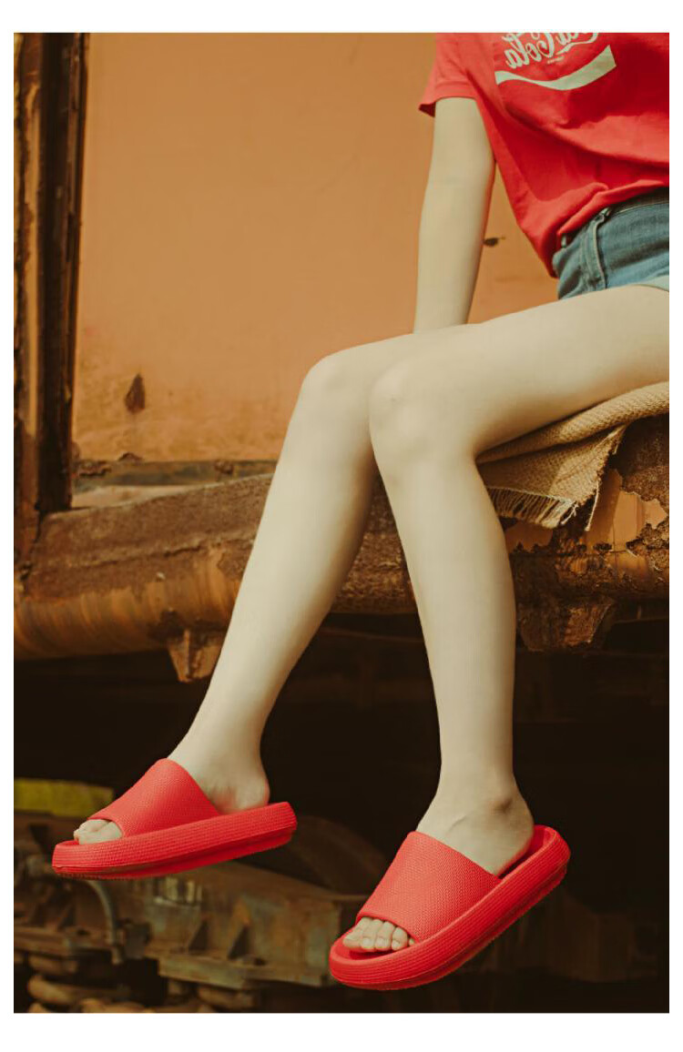 GUOLUOFEI Thick Sole Slippers with Cloud-Like Comfort Unisex Summer Indoor Height-Increasing Oversized Couple Slides 10
