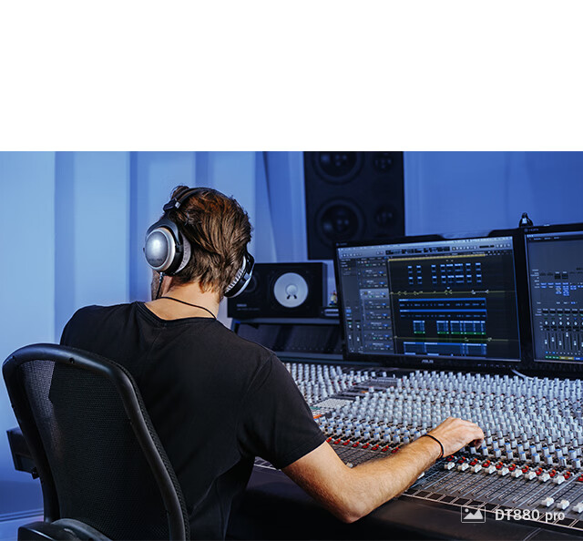 Beyerdynamic DT880 PRO, Over-Ear Reference-Grade Professional Studio Semi-Open Monitoring Headphones, 250 Ohms [Gift Recommendation] 9