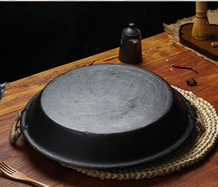 Xialaoda Cast Iron Skillet, Flat Bottom Wok, Grilling Pan, Traditional Handmade Iron Pan, Specialized for Steamed Buns And Water Frying, 36cm 13