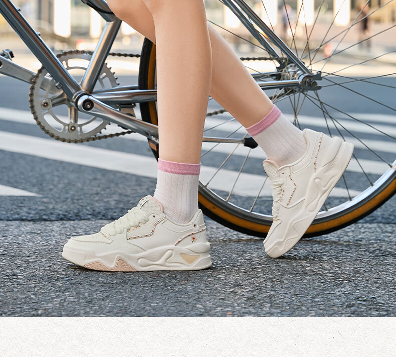 361° Women's Sports Shoes, Jincheng Autumn And Winter High-Top Fleece-Lined Warm Thick-Soled Casual Sneakers for Women, 682446603A-9 29
