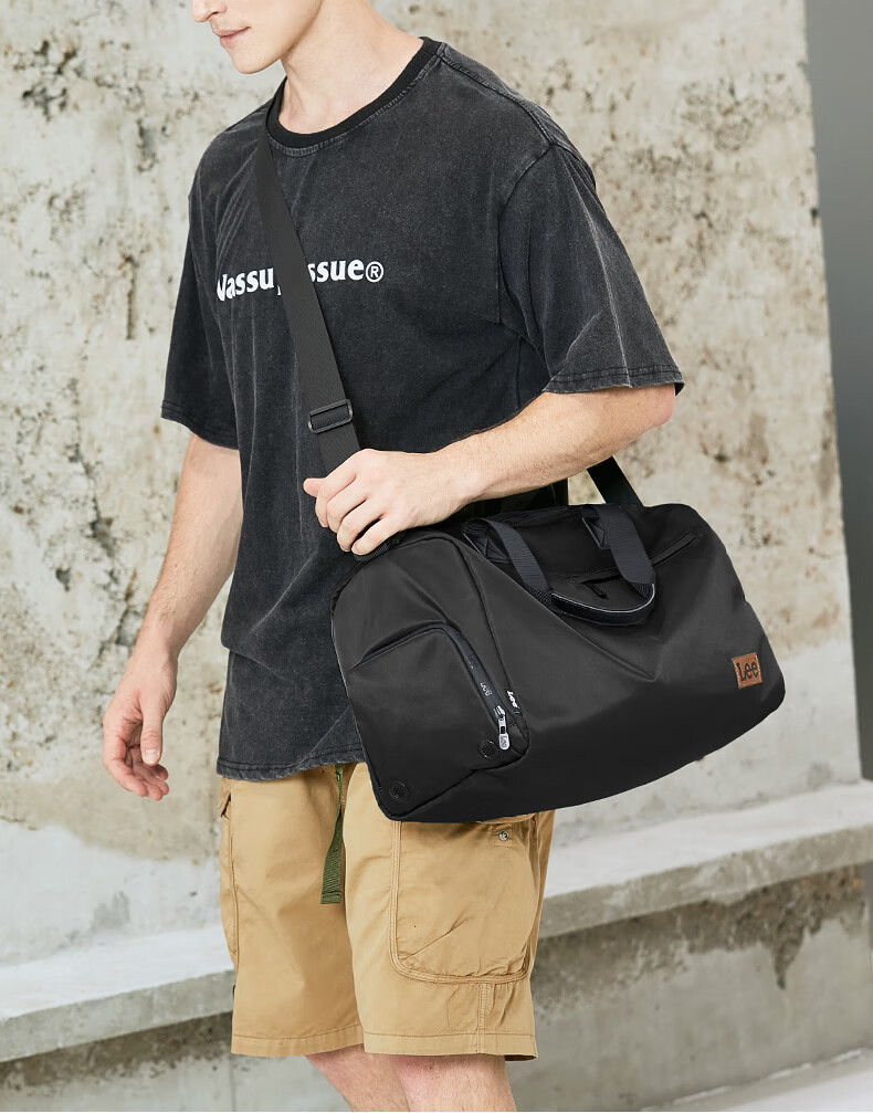 Lee Shoulder Bag for Men, Large Capacity Fitness Bag with Wet And Dry Separation, Travel Bag, Simple Crossbody Bag for Business Trips And Luggage Storage 2