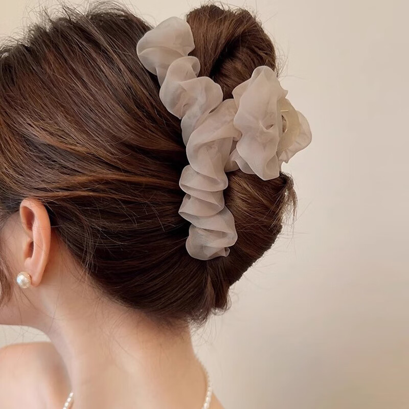 Gemon French Hepburn Style Triangle Hair Clip Women's High-End Shark Clip Hair Accessory 2025 New Elegant Hairpin for Back of Head 4