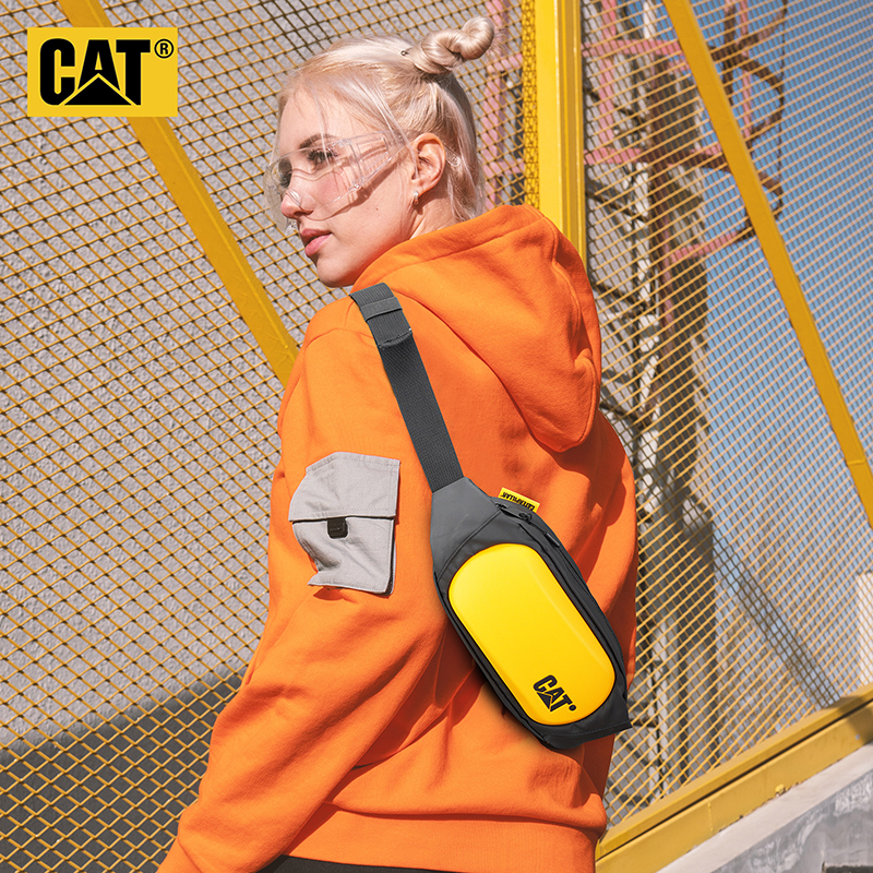 CAT Waist Bag, Chest Bag, Trendy Shoulder Crossbody Phone Bag, Hard Shell 3D Bag for Students, Birthday Gift for Men And Women, Black And Yellow, 84267