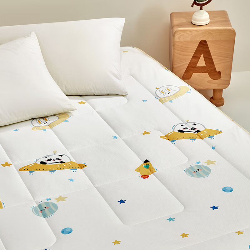 Luolaikids Maternity And Baby Class A Antibacterial Anti-Mite Thin Mattress Pad, 1.5-Meter Bed, Simmons Mattress Protector Cover, Dirt-Proof Mat, 150*200
