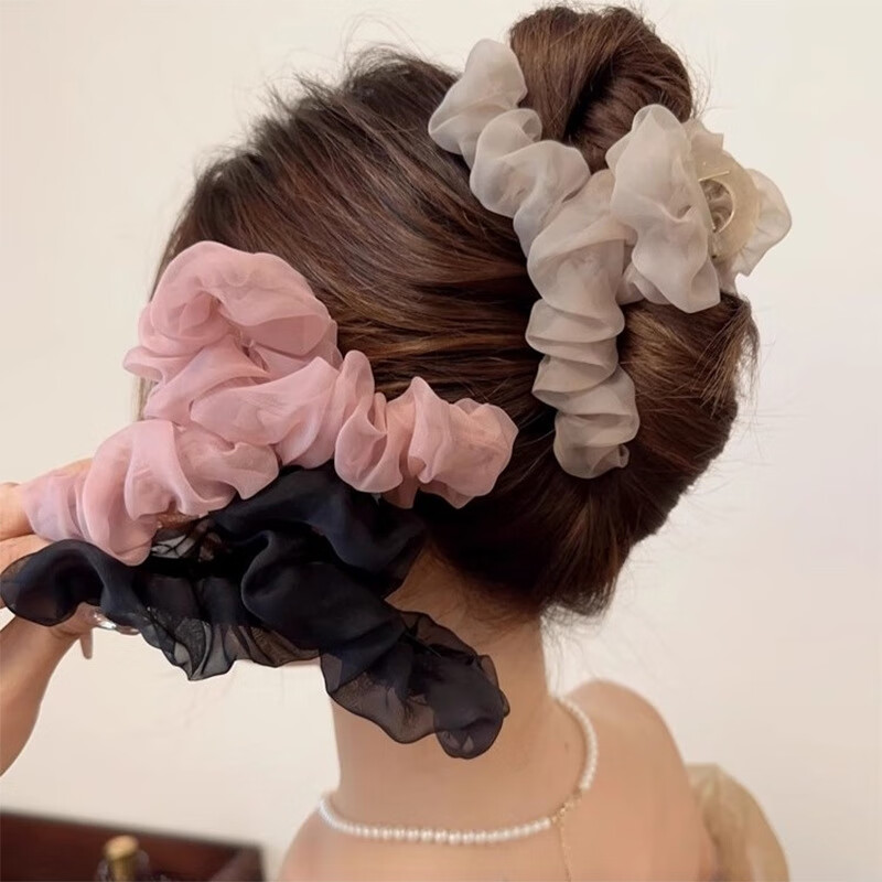 Gemon French Hepburn Style Triangle Hair Clip Women's High-End Shark Clip Hair Accessory 2025 New Elegant Hairpin for Back of Head 3