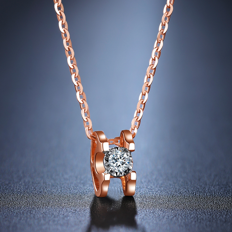 喜钻 白18k金气质大方牛头款钻石吊坠优雅彩金项链锁骨链坠4分