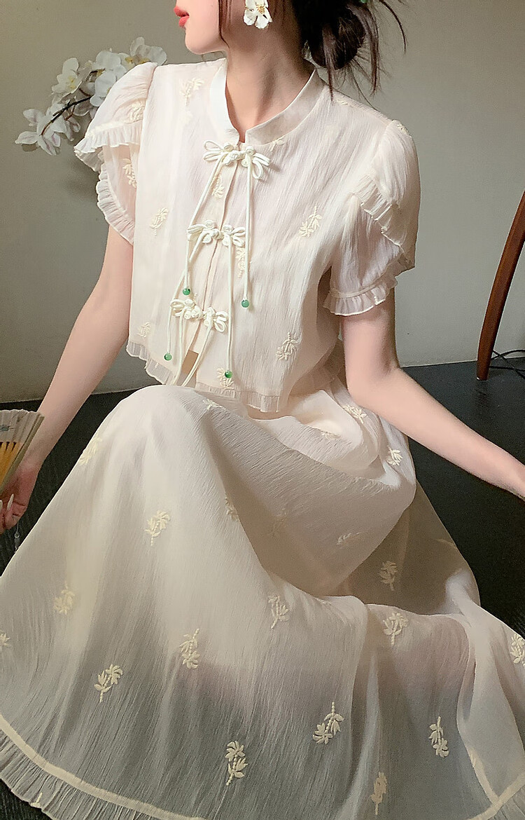 Dme [Xia Guo Feng Xing Zhong Shi] Summer Chinese Style New Chic Mandarin Collar Petal Sleeve Set Embroidered Two-Piece Women's Outfit, Off-White, S 11