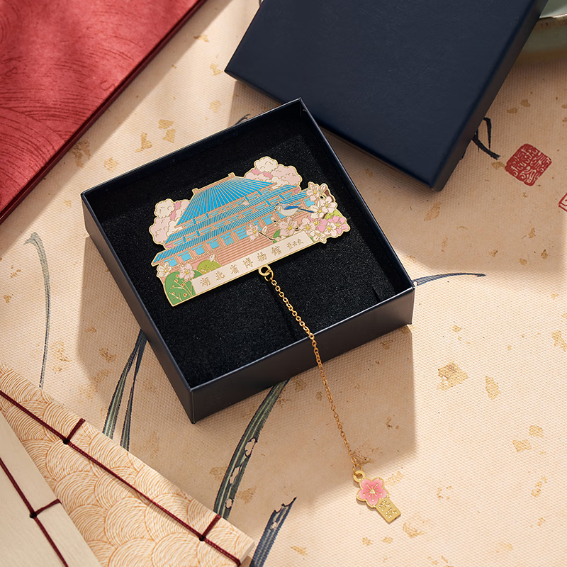 Ouliwen Classical Chinese Style Bookmark, Creative High-End Exquisite Metal Bookmark, Aesthetically Pleasing Cultural And Creative Gift for Primary School Students, Practical Clip for Teachers' Birthday And Graduation Season, Wuhan Museum