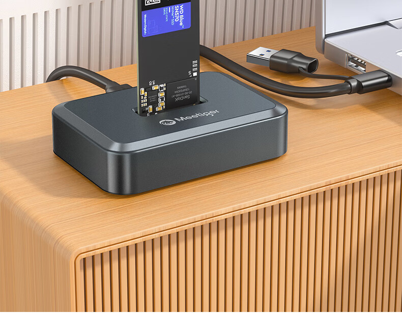Mihu M.2 SSD Enclosure Base, M2 External Hard Drive Enclosure, NVMe Protocol M2 to USB/Type-C External Box Q1N 2