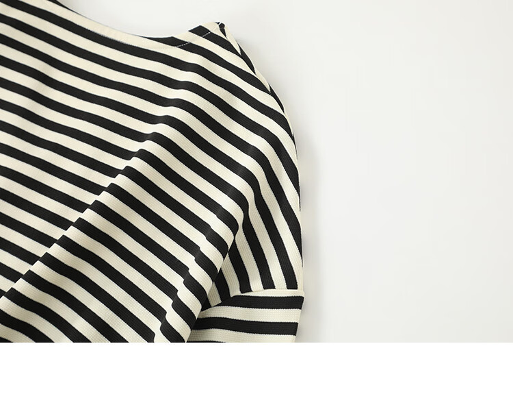 Dme Classic Black And White Color-Block Sweatshirt, Spring And Autumn Simple Design, Collar with Small V-Neck, Stylish Slit Desig 12