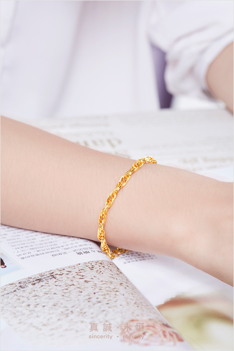 周大福(chow tai fook)细镂时光足金黄金手链 f163357 208 约8.