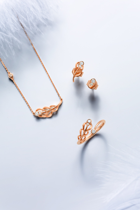 周大福(chow tai fook)爱情羽毛系列k金钻石戒指女款 u156173 2300 14