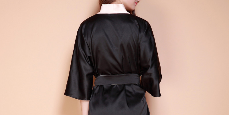 浴衣 黑色睡袍168023 s      采用日式半袖和腰带设计,背面也能展现