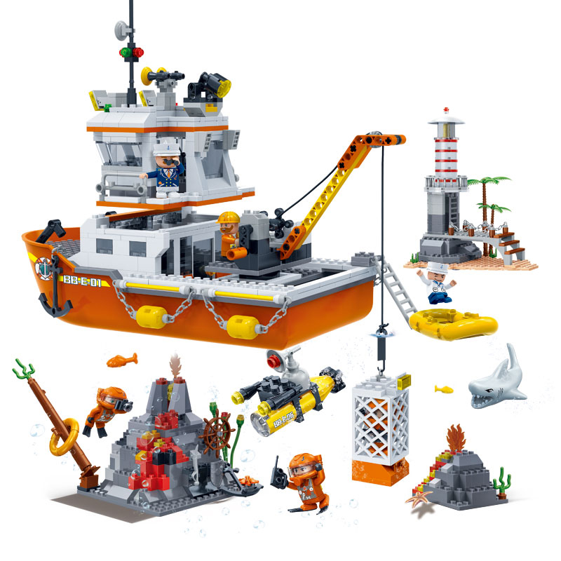 礼物-欢乐旅途6137     拼装积木佩奇坐车去游玩            a06239