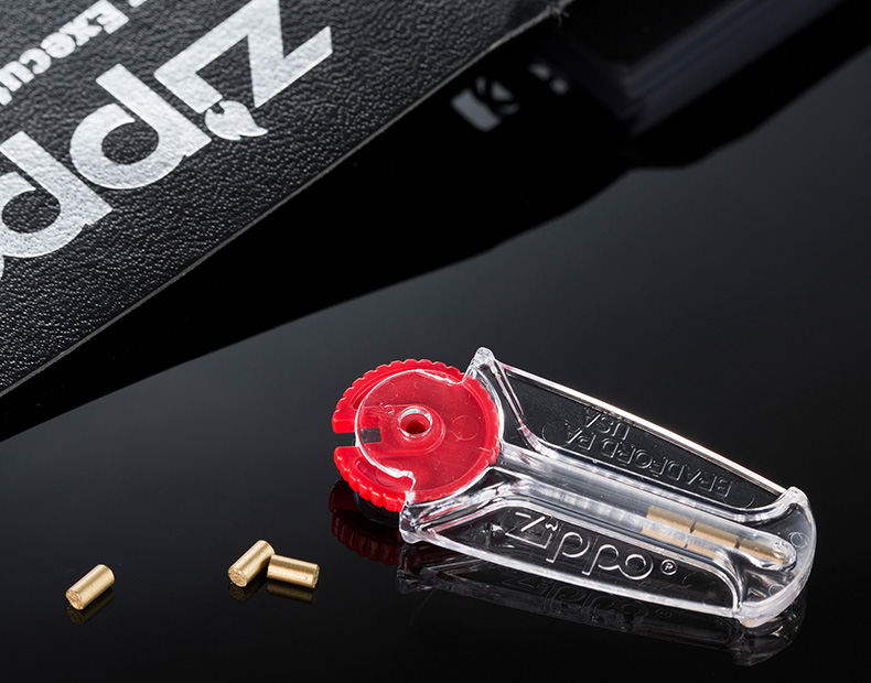 【之宝打火机配件】之宝(zippo) 配件耗材 半年口粮 小油*2 火石*1