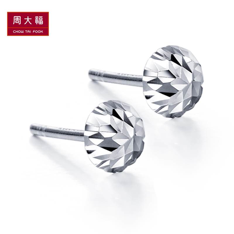 周大福铂金耳饰